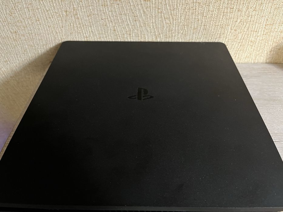 Продам ps4 slim на 1TB