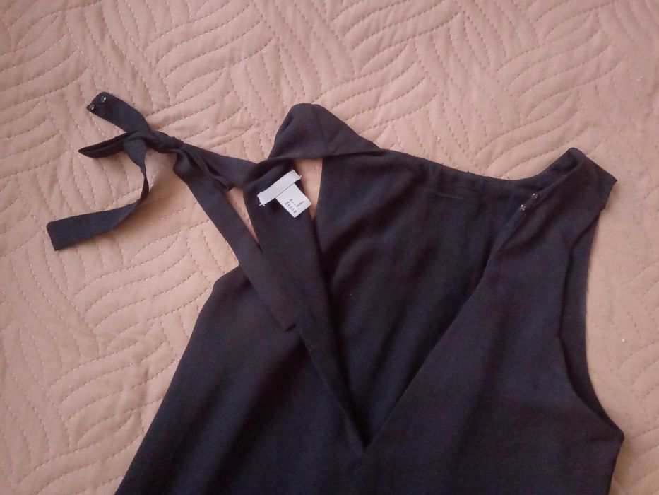 Черна ефирна рокля H&M