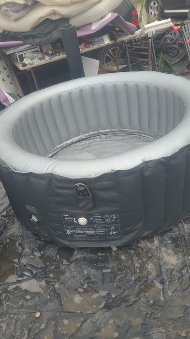 Jacuzi nou cu pompa defecta preț 650lei