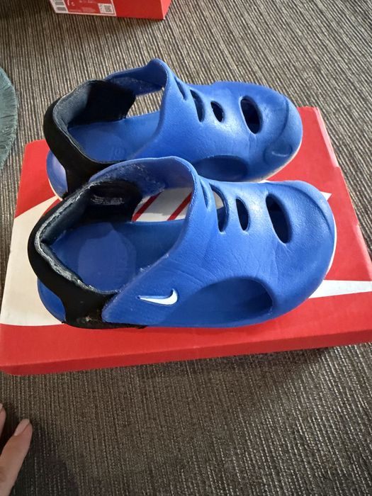 Продавам детски сандали Nike 23,5