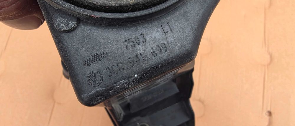 Proiector ceata stanga Vw Passat CC Facelift 2013 2014 / 2015 2016