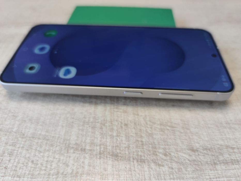 Samsung Galaxy S25 5G 128GB 12RAM Гаранция!