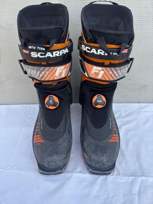 Clapari ski schi tura skimo Scarpa F1 LT Carve marime EUR:46 Mondo:30.0 Flex:100 last:100