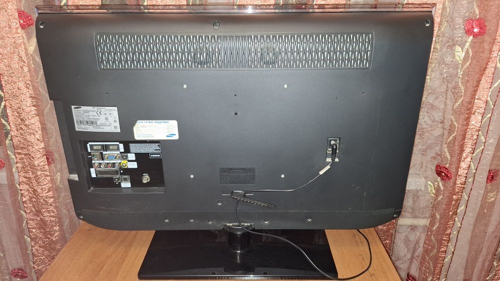 Телевизор ЖК фирмы SAMSUNG
