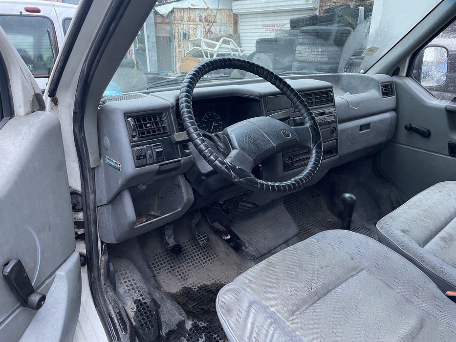 Vw Transporter 2.4d 75hp 1995 На Части