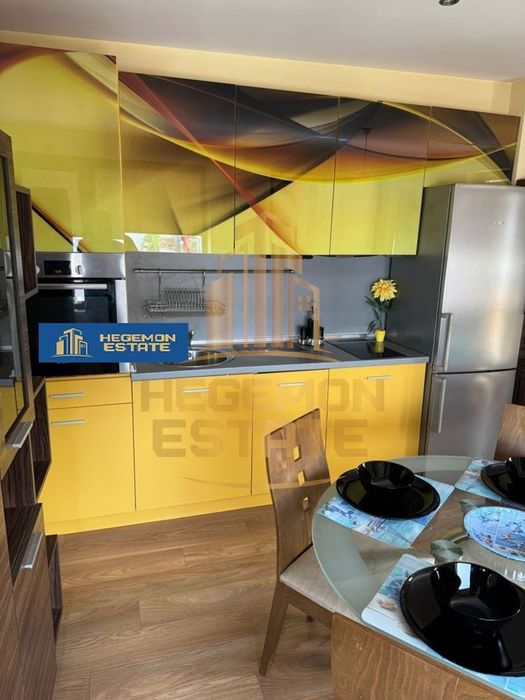 Продава се Двустаен апартамент в Варна, Цветен квартал - 65 кв.м за 2539 €/кв.м - Снимка #3