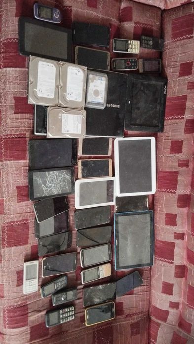 Б/у телефоны на запчасти