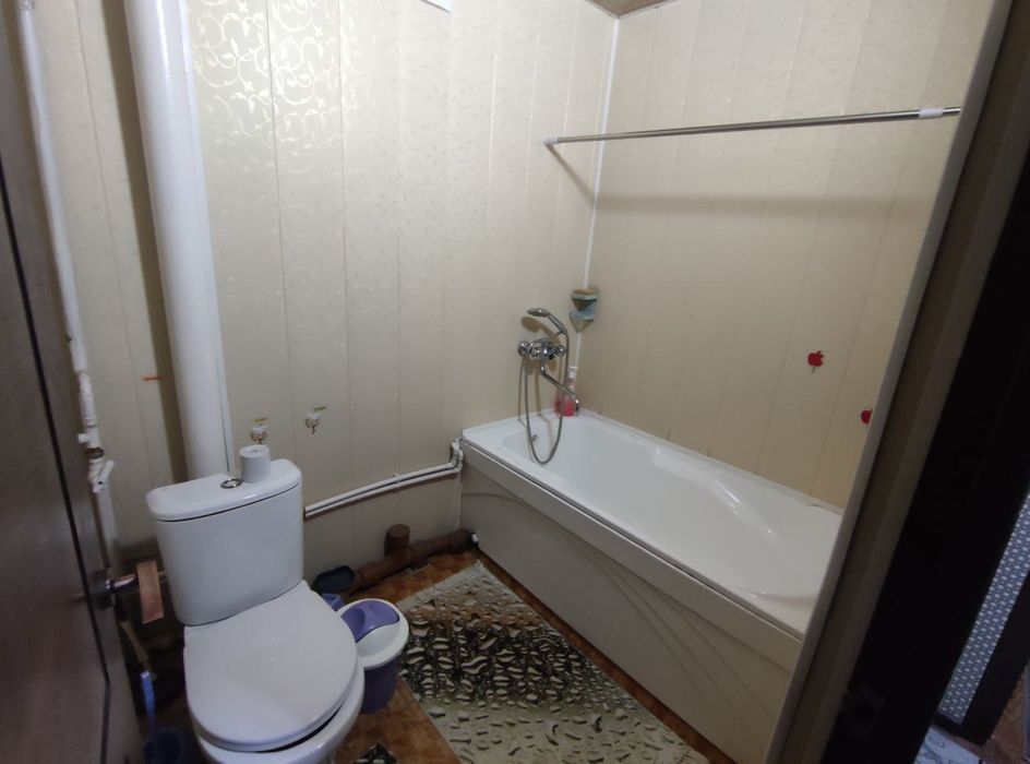 Продаётся 2/2/4,болкон 2х6, метро Дустлик - 1. Чкалов !