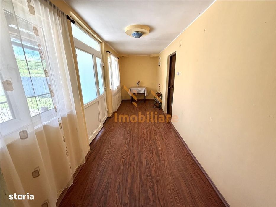 Casa De Vanzre | 4 Camere | 978 Mp Teren | Rosia | Bihor |