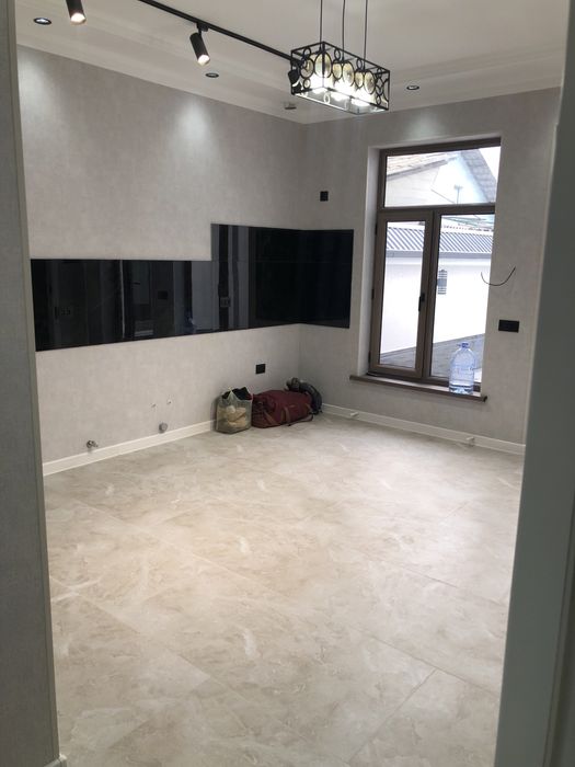 Yangi qurilgan uylar sotuvda