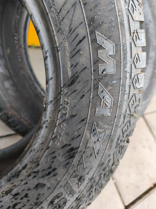 2 bucăți anvelope iarna 215 / 65/15