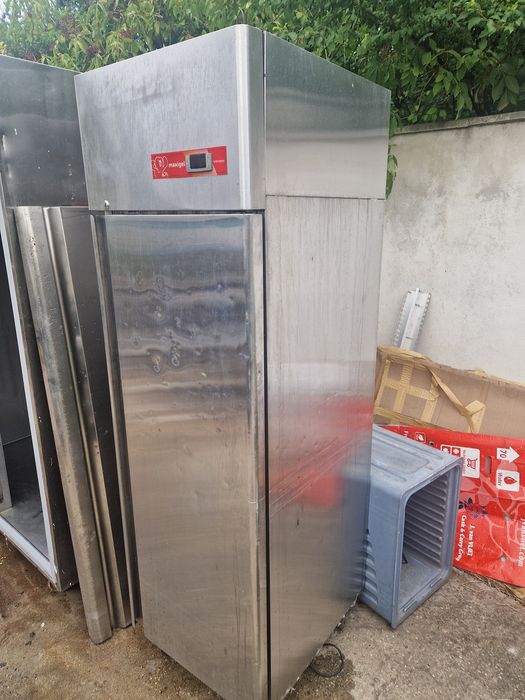 Frigider inox, Masa calda sau  rece cu 2 usi, blat inox, cu saladeta