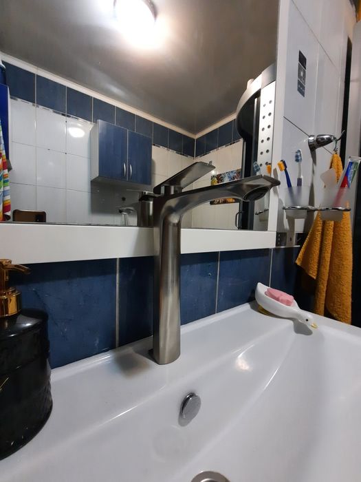 Смеситель на умывальник,  раковину.