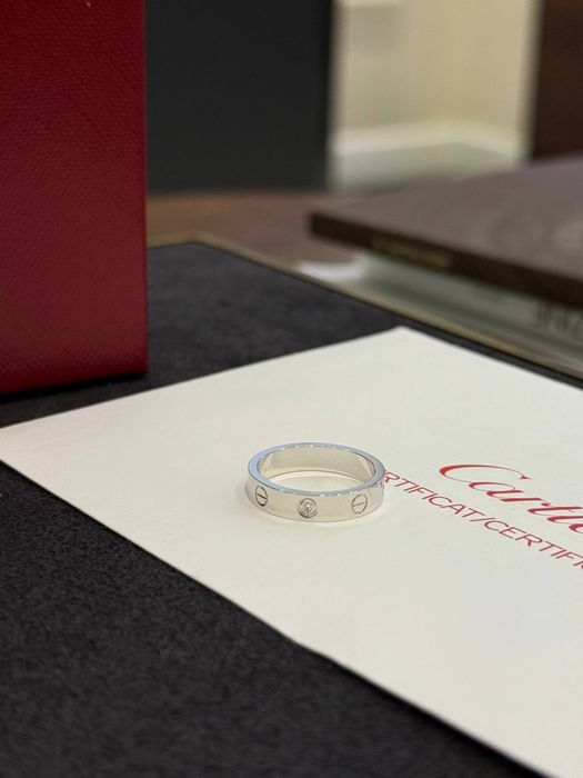 Кольцо с бриллиантом Cartier Love Small Model