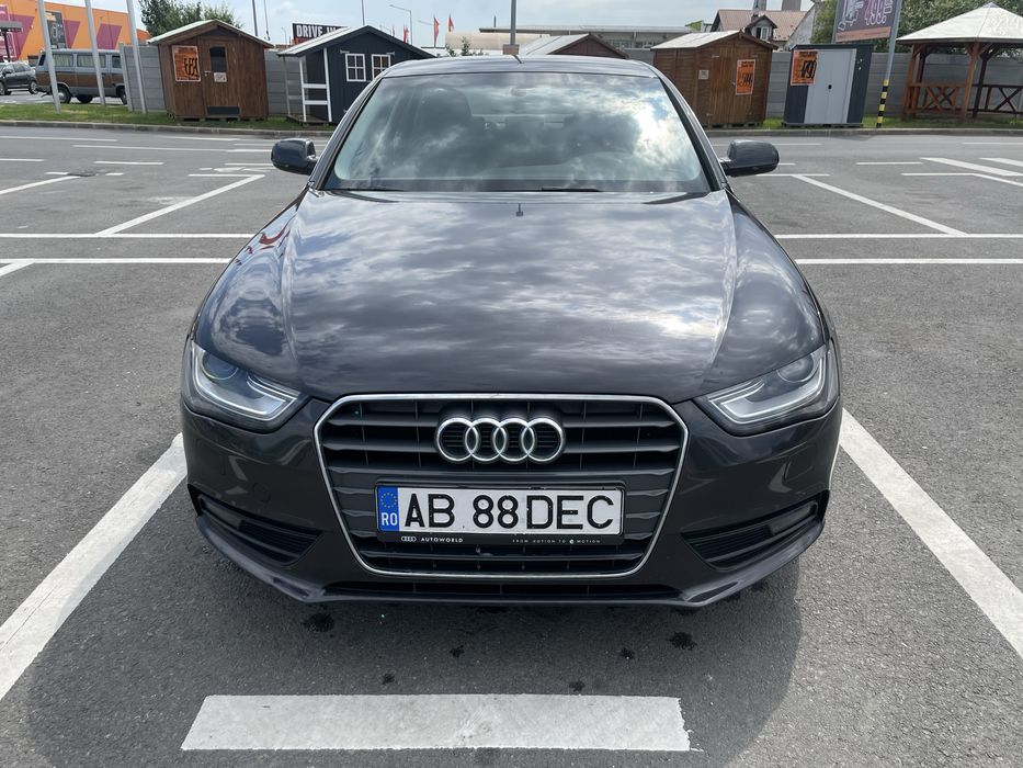 Audi A4 S-Line 2.0 TDI 143 CP • 2013