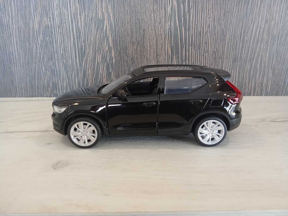 Метална количка Volvo XC 40  !!!