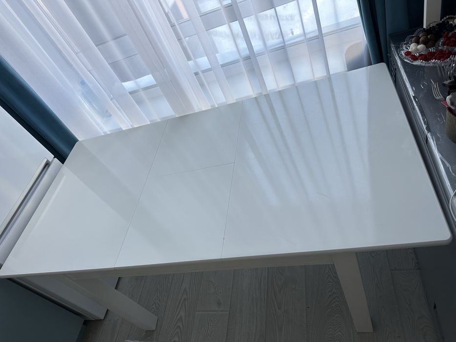 Стол со стульями