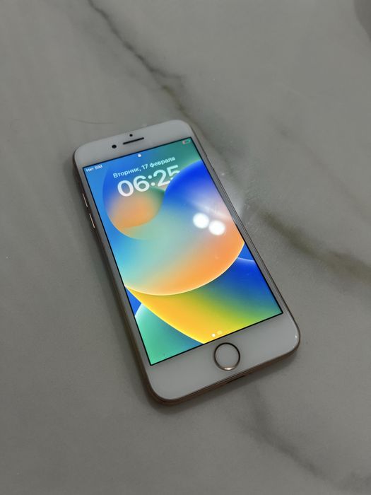 Продаетса iPhone 8 в идеальном состаянии