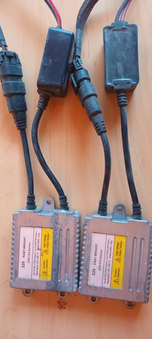 Vând  chit xenon în stare foarte bună!