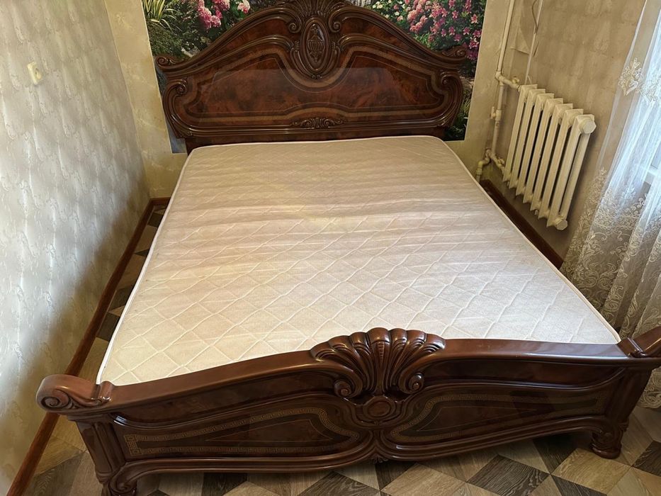 Кровать двуспальная
