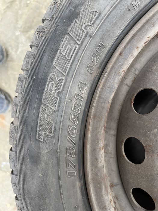 4 броя гуми в джанти