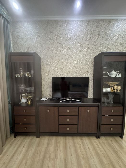 Продам мебель для гостинной , стенка