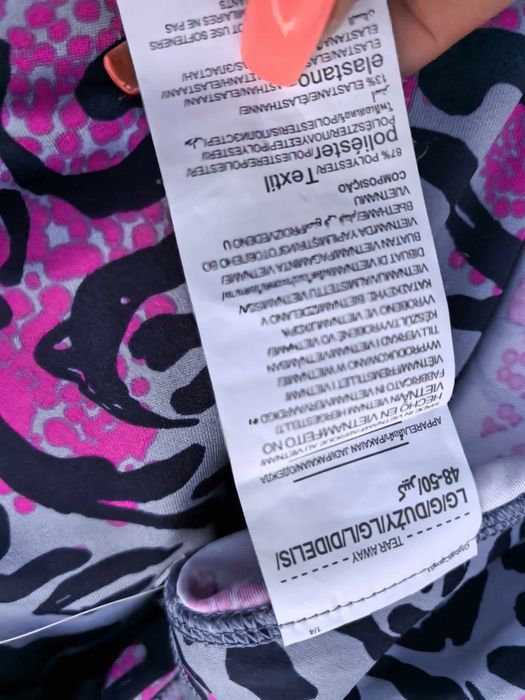 Under Armour оригинален дамски клин нов  Л размер