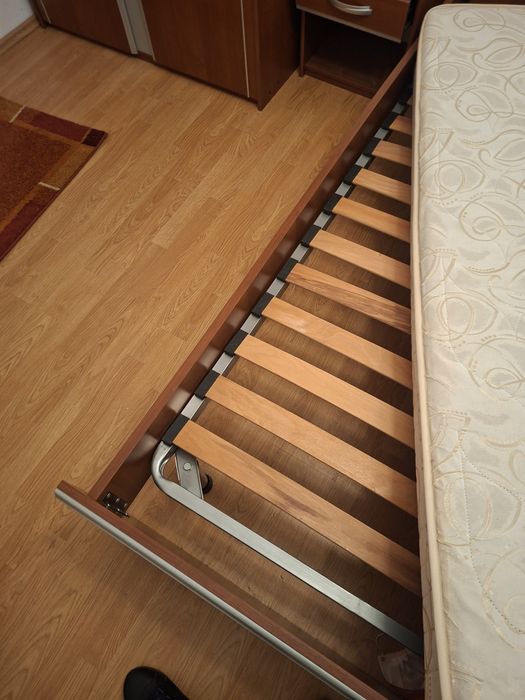 Dormitor complet – 2 paturi cu saltea, dulap, comodă TV, noptiere