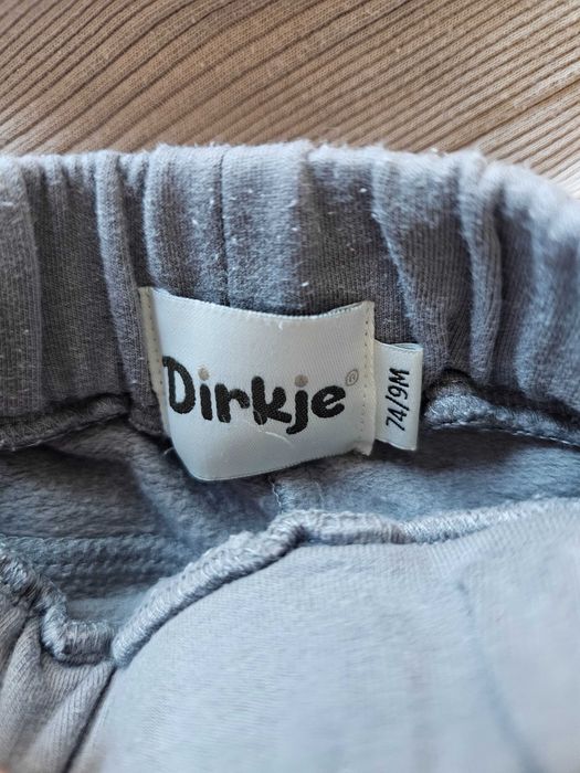 Дрешки за бебе - два анцуга и един ромпер