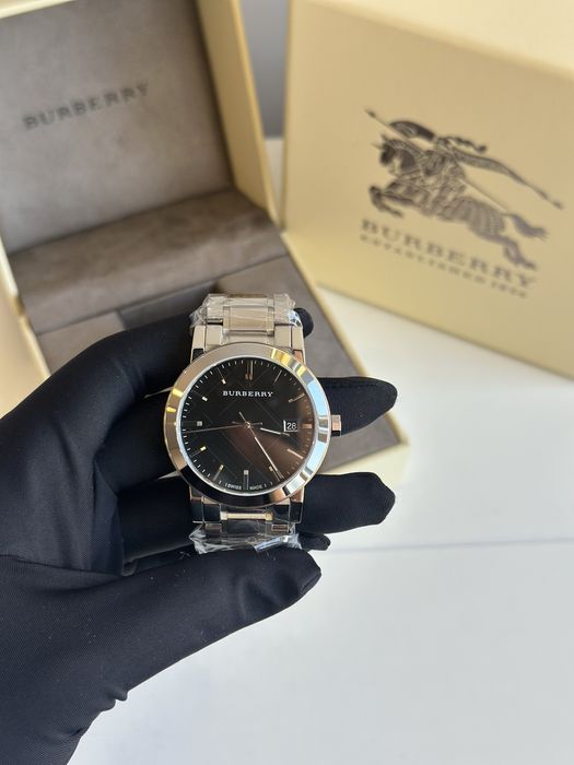 Burberry часы unisex