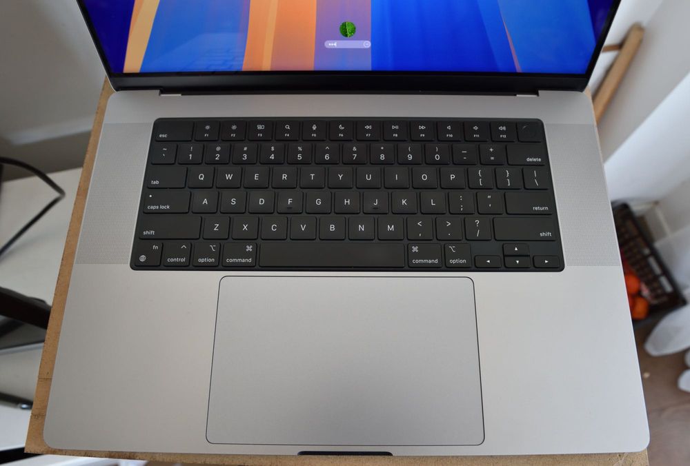 MacBook Pro M1 16GB RAM 512GB HHD