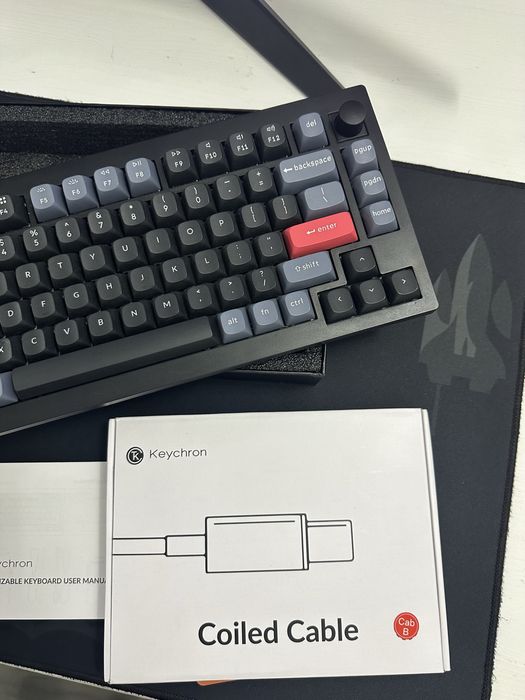 Tastatura keychron v1 mecanica cu knob + coiled cable