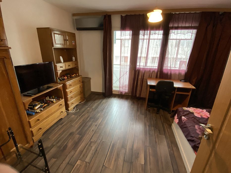 Proprietar inchiriez apartament cu 1 camera in zona Complexului / 38Mp