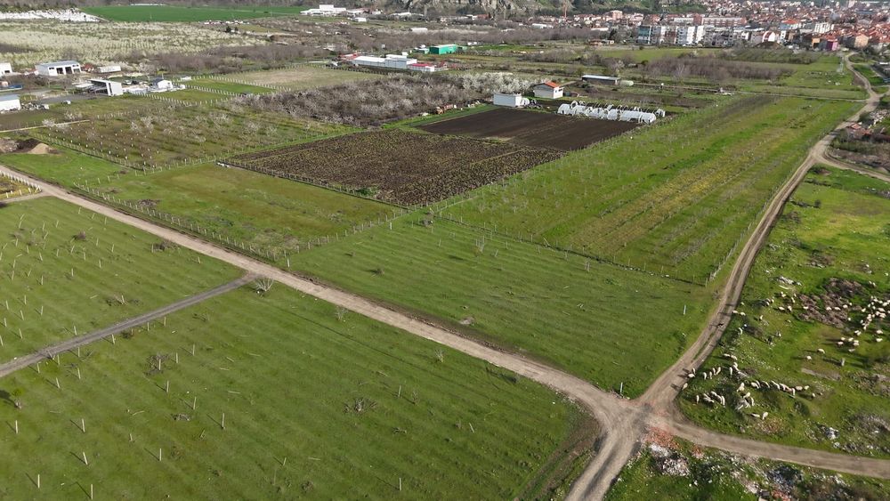 Продавам парцел 1800кв. в Айтос