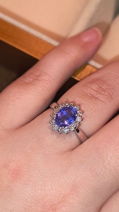 Inel cu Tanzanit și Diamante Naturale
