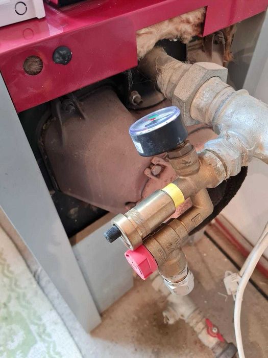 Centrală pe lemne Viadrus U22 C/D – stare bună, cu pompă Grundfos