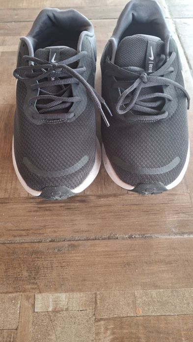 Nike чисто нови мъжки маратонки