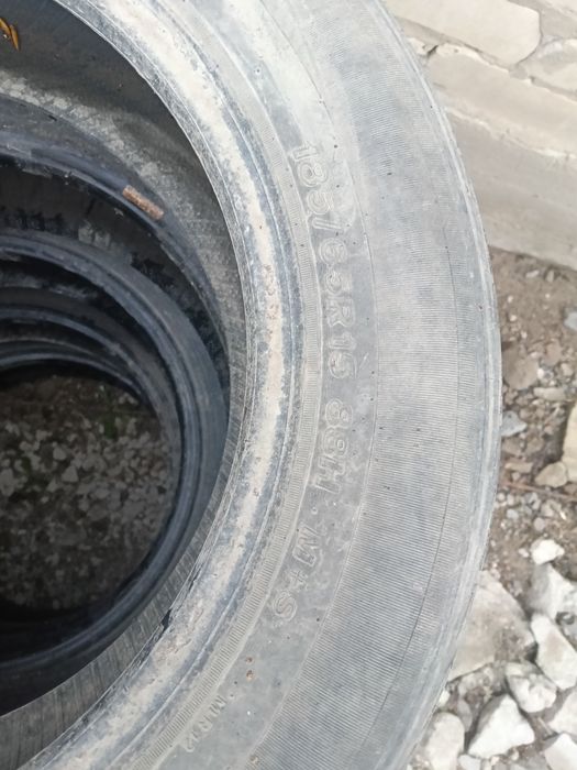 Продам шины по 1000