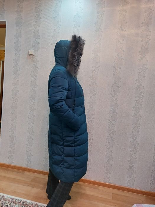 Продам пуховик новый красивый