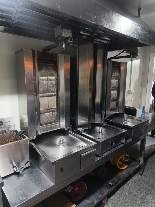 Aparat kebab cu 4 arzătoare perfect funcțional !!