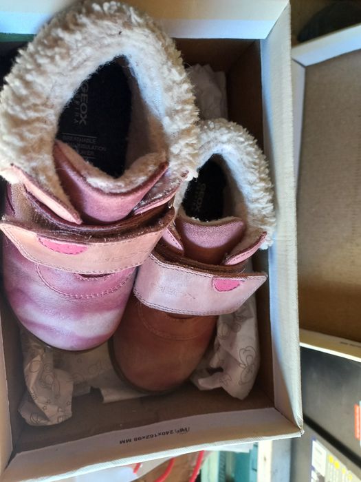 Ghete fetite marimea 25