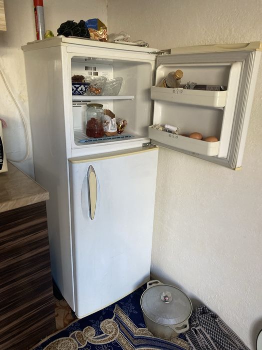 Холодилник 2ух ксмерныи