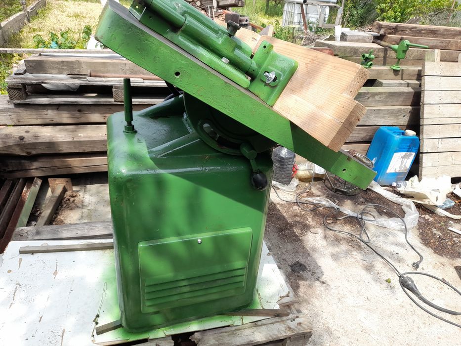 Masina de frezat lemn