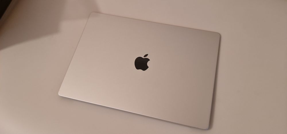 Ansamblu Display Original Apple pentru Macbook Pro 16 inch 2021-2023