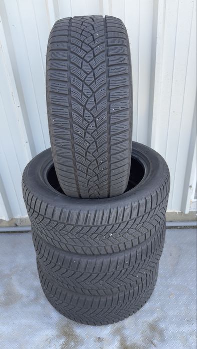Зимни гуми 245/50 18” Good Year