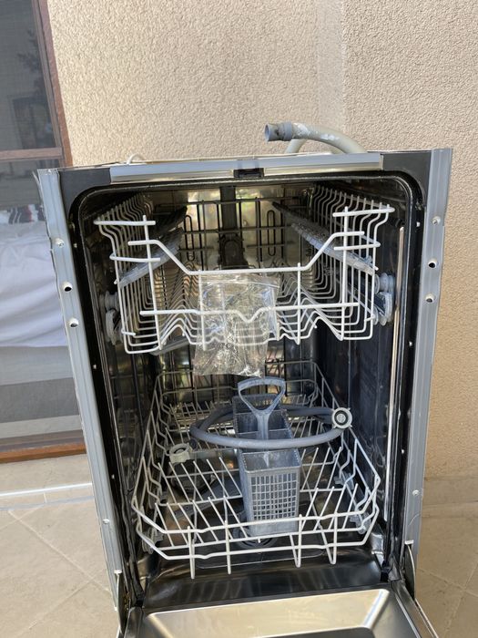 Съдомиялна машина за вграждане Crown DW 4530 ABI