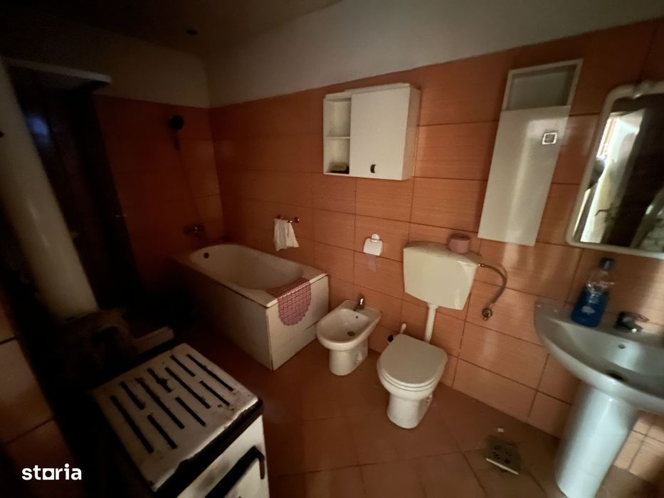 Casa cu 3 camere si teren 3.200 mp | Central Mediesu Aurit