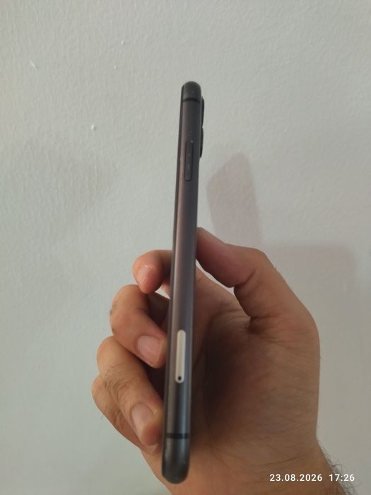 iPhone 11 - 128GB Qora