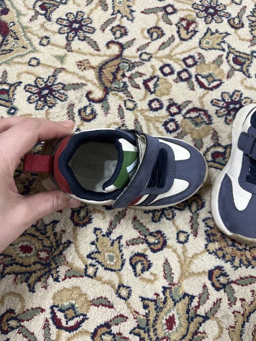 Продам кроссовки 21 размер