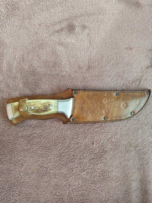 Ловджийски нож с дръжка от рог